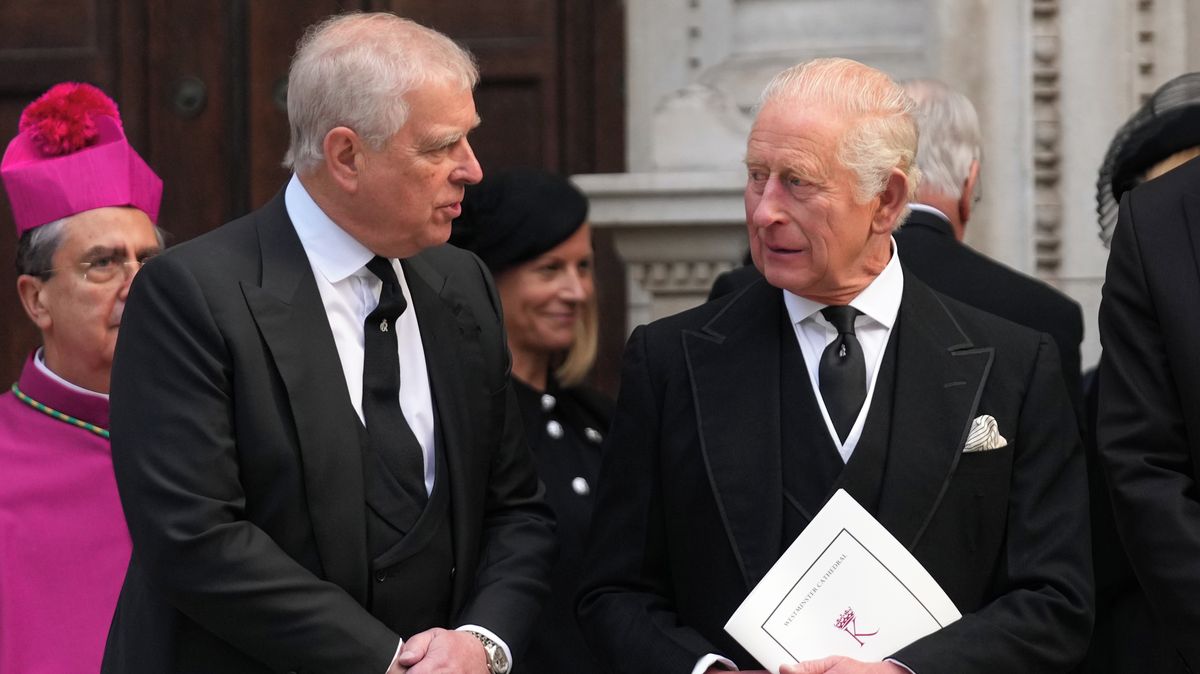 Úřady mají při vyšetřování naši plnou podporu. Král Karel okomentoval bratrovo zatčení